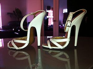 Carrie LaChances Used Well Worn 6 Sexy White Patent Leather Sandals 