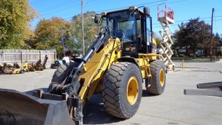 2007 Cat Wheel Loader Model 924G Cab Heat Air Forks and Bucket