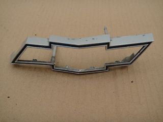 1970 1970 1972 Chevy Chevelle Nice Used Chrome Grill Badge Surround GM 