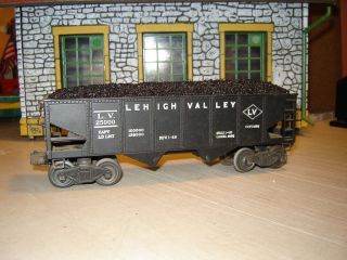 Lionel Postwar 2456 Lehigh Valley Hopper Coal Load Nice