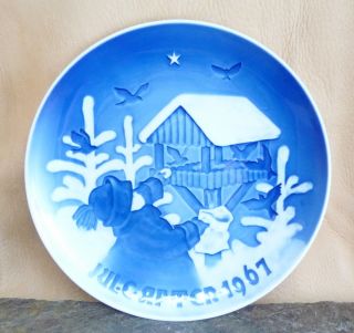  Danish Porcelain Christmas Plate Child Bird Feeder Orig Box