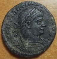 AE 3 CONSTANTINE II AS CAESAR 330 335 AD TWO SOLDIERS REVERSE