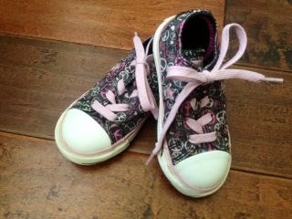 Converse Toddler Girl Peace Sign Shoes Sneakers Size 7