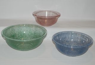   PYREX NESTING BOWL SET PRIMARY COLORS RED GREEN BLUE COUNTRY DECOR