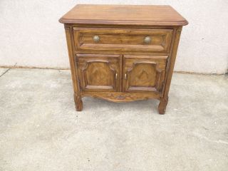 Drexel Cabernet country french carved lamp end table night stand B