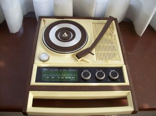 Vintage  Solid State AM Radio Phonograph Record Player