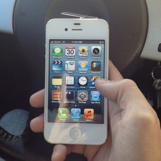  Apple iPhone 4S 16GB White Sprint Smartphone