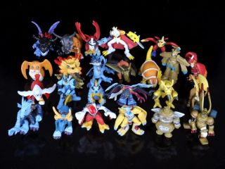  Armadillomon Digmon Kimeramon Digimon Figures 24pcs Set