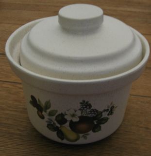  Pottery Ovenproof Bean Pot Crock with Lid Fruit Design 1265 2 5 Quart