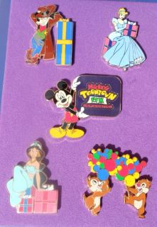 Disney WDW Mickeys Toontown of Pin Trading Big Party 5 Pin Boxed Set