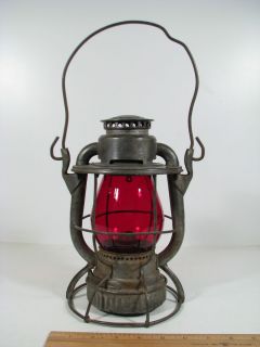 Antique N Y C S New York Dietz Vesta Railroad Lantern w N Y C R R Red