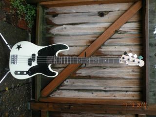 Squier Mike Dirnt Precision Bass Guitar with Gig Bag