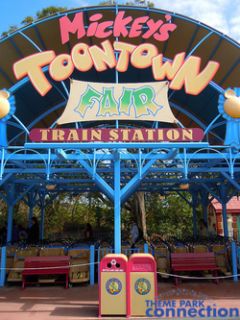 Disney Mickeys Toontown Fair Display Prop Park Bench