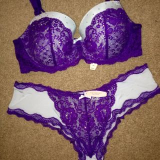 Victorias Secret Dream Angels Lined Demi Cheeky Bra Panty Set Purple