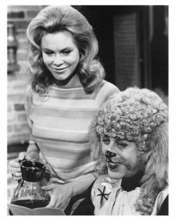 Bewitched Scene Still with Elizabeth Montgomery D899