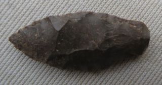 GREAT CONDITION EMBUDO 1 3/8 X 5/8 BLACK CHERT ARROWHEAD