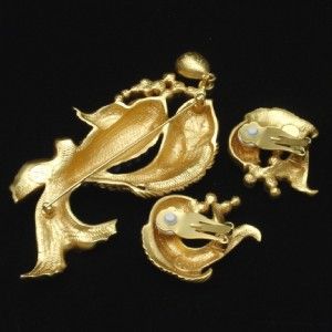 Fish Set Elizabeth Taylor for Avon Brooch Pin Earrings Figural Book