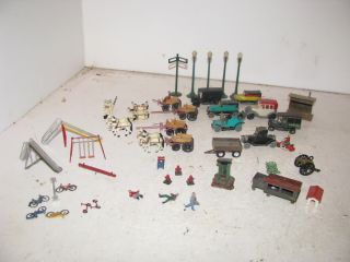  HO Scale Buildings and Accessories