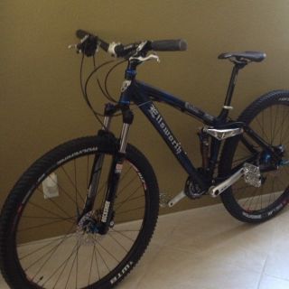 Ellsworth Evolve Small or Size 16 29er