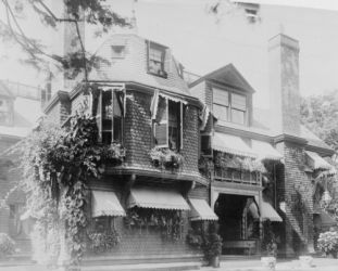 early 1900s photo Home of the Evalyn Walsh McLean family graphic