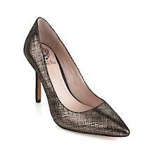 vince camuto harty metallic leather pump $ 98 00