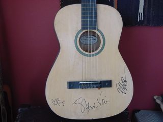  Autographed Silvertone Guitar G3 Eric Johnson Joe Satriani