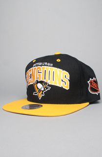 Mitchell & Ness The Arch Snapback Hat in Black Yellow