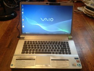 Sony VAIO VGN FW530F/B Gaming Laptop (16.4, Blu Ray, 1GB VRAM, 320GB