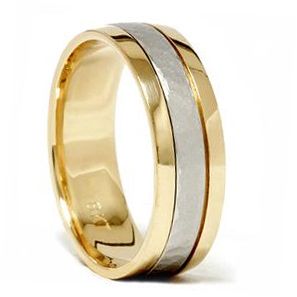  18K Yellow Gold Comfort Fit Hammered Flat Wedding Ring Band