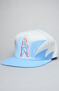 Mitchell & Ness The Houston Oilers Sharktooth Snapback Hat in Baby