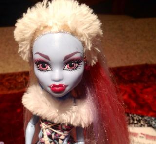Monster High First Wave Abbey Bominable Doll