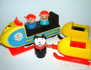 Vintage FISHER PRICE Little People PLAY FAMILY MINI SNOWMOBILE #705