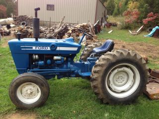 1977 Ford 3600 Tractor 2WD Runs Great New Paint Includes Bush Hog
