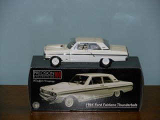  Scale Precision 100 33057 1964 Ford Fairlane Thunderbolt White