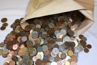 ONE FULL POUND OF WORLD FOREIGN COINS. You will receive 1 Full