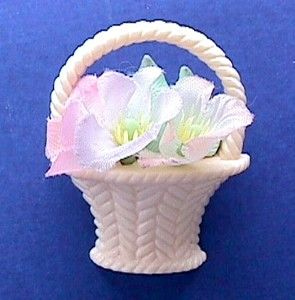  Hallmark WHITE Easter SILK FLOWER BASKET Holiday Lapel PIN Brooch