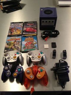 Nintendo GameCube Console NTSC 2 Wired 2 Wireless Controllers 4 Games