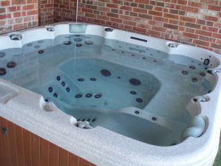 Hot Tub Spa 8 Person 600 Gallon 96 Jets 2 Loungers 3 FIVE hp Pumps
