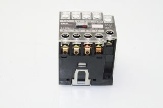 Fuji Electric SJ 0g UL Magnetic Control Contractor DC 24V Coil Voltage