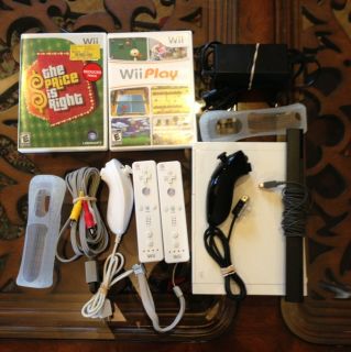 Wii White Console NTSC with Games Remotes EXTRAS