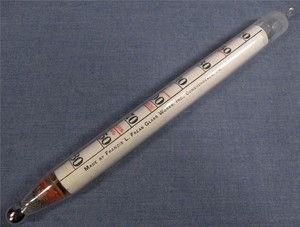 VINTAGE FREAS GLASS WORKS PA FLOATING DAIRY THERMOMETER with ANTIQUE