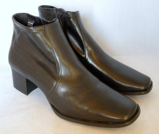 George Sara Brown Zip Ankle Fashion Boot w 2 Heel Size 9 5M New