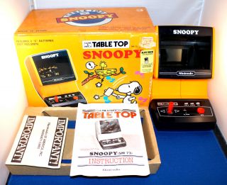 Snoopy Nintendo Game Watch Table Top w Box Electronic Handheld Vintage