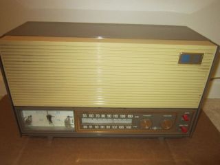 Vintage GE General Electric Clock Radio AM FM Superheterodyne C530A