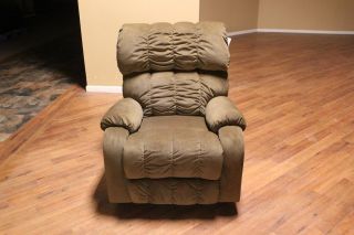 LOCAL PICK UP HOME MERIDIAN JACKSON RECLINER BROWN MICROFIBER CHAIR