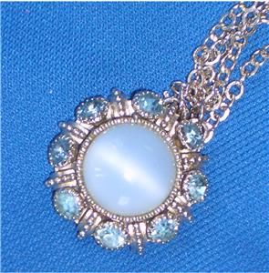 LOVELY VTG AVON BLUE GASS MOONGLOW CAB & RHINESTONE PENDANT NECKLACE