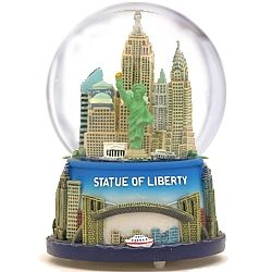 New York City Statue of Liberty Musical Snow Globe ZZ WG057