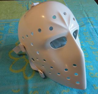New Vintage Parent Hockey Goalie Mask