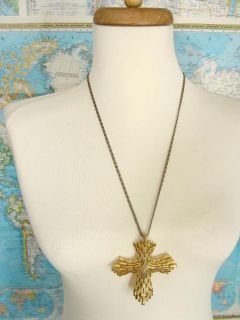  Crown Trifari Gold Tone Metal Cross Crucifix Pendant Runway Necklace