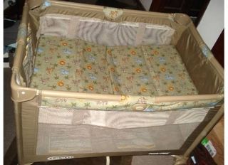 Graco Pack N Play Safari Animals with Bassinet Clean